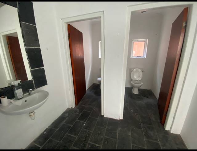 482M² BUSINESS CENTRE TO LET IN PAARDEN EILAND